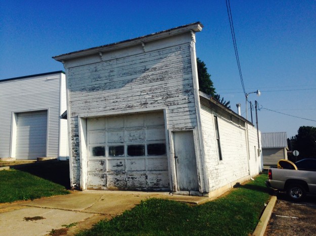 The leaning garage in Haysville Ohio